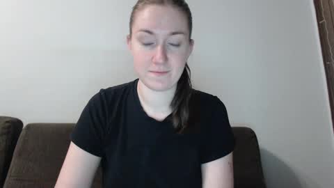 lily_love_x online show from 02/02/25, 02:27