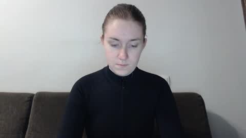 lily_love_x online show from 02/05/25, 02:40