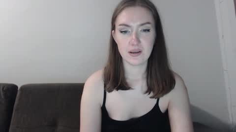 lily_love_x online show from 10/16/25, 10:22
