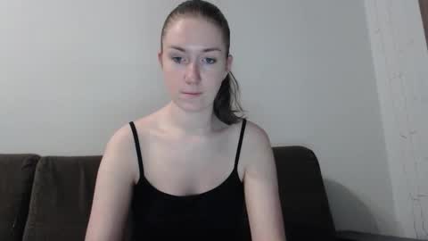 lily_love_x online show from 11/06/25, 10:43