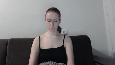lily_love_x online show from 11/11/25, 10:43
