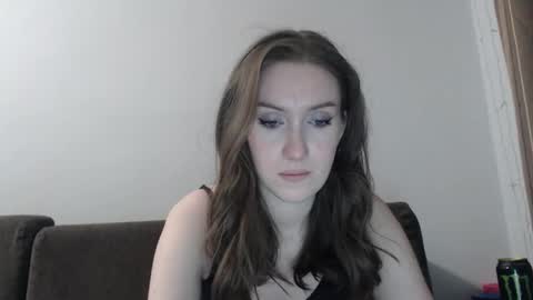 lily_love_x online show from 02/15/26, 11:01