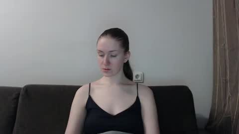 lily_love_x online show from 04/17/26, 12:35
