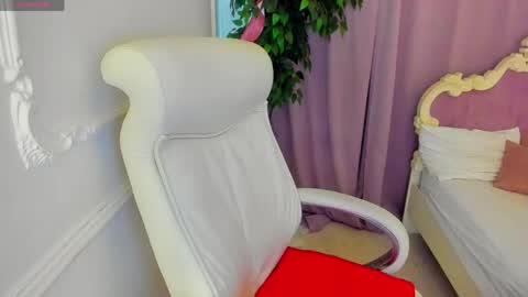 Lily online show from 04/25/26, 05:54