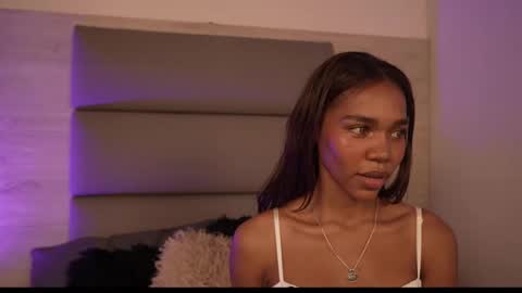 Lily Miiller online show from 04/08/26, 11:16