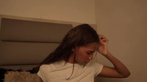 Lily Miiller online show from 04/19/26, 09:28