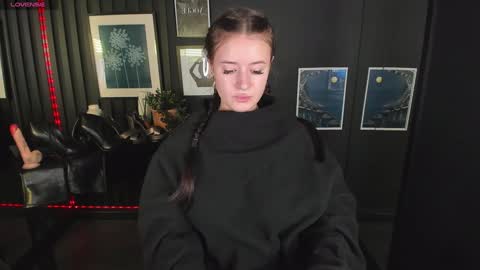 Snapshot of lily_moonlight chatting on 12/07/24, 06:21 Lily online show from 12/07/24, 06:21