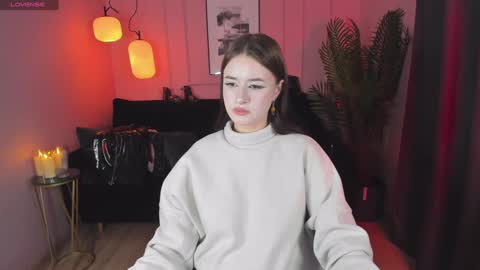 Snapshot of lily_moonlight chatting on 12/20/24, 02:05 Lily online show from 12/20/24, 02:05