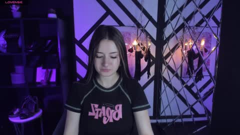 Snapshot of lily_moonlight chatting on 01/25/25, 07:17 Lily online show from 01/25/25, 07:17