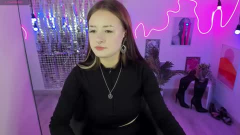 Snapshot of lily_moonlight chatting on 03/07/25, 07:41 Lily online show from 03/07/25, 07:41