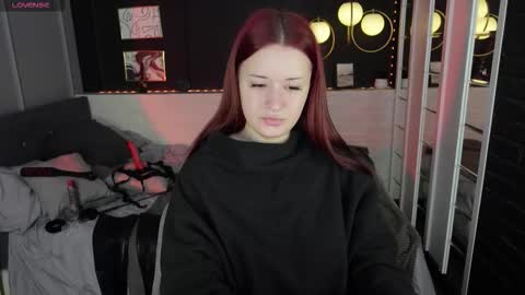 Snapshot of lily_moonlight chatting on 10/04/25, 07:28 Lily online show from 10/04/25, 07:28