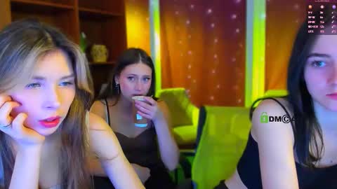 Lily online show from 03/25/26, 07:31