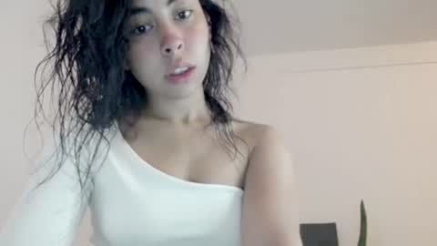 Snapshot of lily_robertss_ chatting on 08/01/26, 03:44 Lily Roberts online show from 08/01/26, 03:44