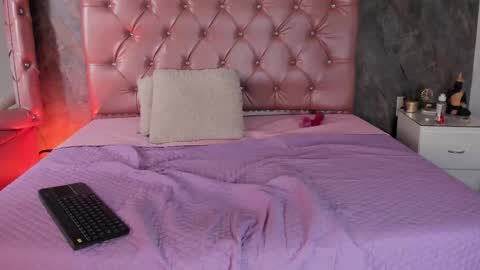 lily_rose0 online show from 02/27/26, 07:58