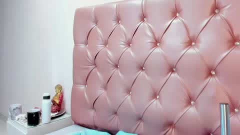 lily_rose0 online show from 04/21/26, 02:51