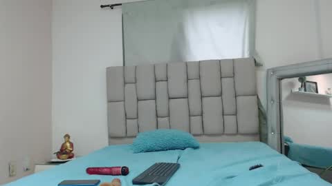 lily_rose0 online show from 06/03/26, 07:30