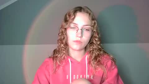 small lily online show from 09/14/25, 03:33