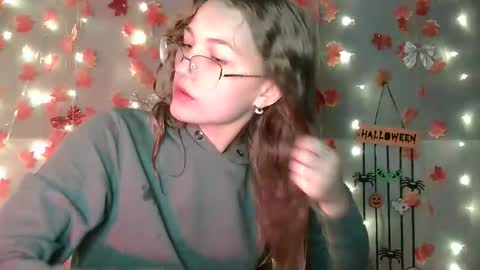 small lily online show from 10/19/25, 03:01