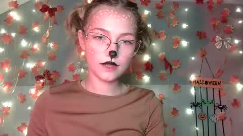 small lily online show from 10/20/25, 03:12
