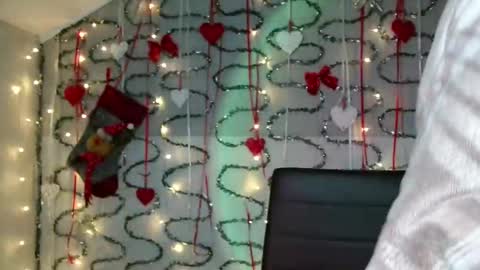 small lily online show from 01/11/26, 04:34