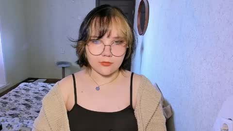 Lily online show from 03/31/26, 09:10