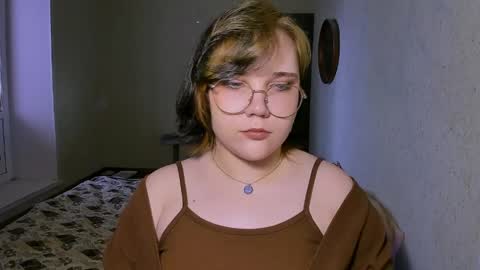 Lily online show from 04/07/26, 12:16