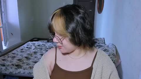 Lily online show from 04/08/26, 12:49