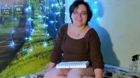 Lily online show from 08/04/26, 08:00
