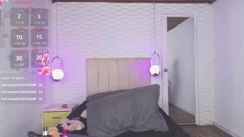 lily_waist online show from 11/14/25, 03:33