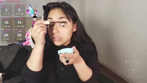 lily_waist online show from 11/18/25, 11:14