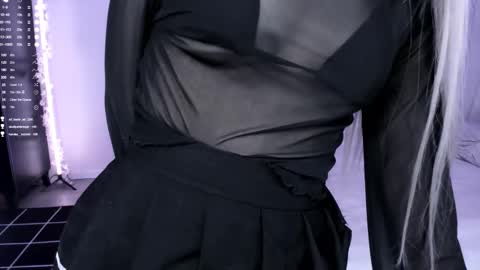 Lily online show from 03/05/25, 12:11