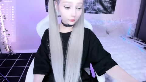 Snapshot of lily_weep chatting on 05/09/26, 03:34 Lily online show from 05/09/26, 03:34