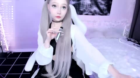 Snapshot of lily_weep chatting on 05/23/26, 12:27 Lily online show from 05/23/26, 12:27