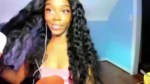 Snapshot of lilyblloom chatting on 10/14/25, 01:12 lilyblloom online show from 10/14/25, 01:12