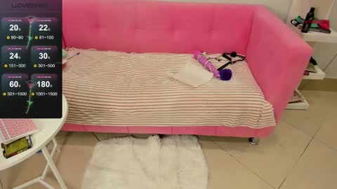 Snapshot of lilybrilly chatting on 03/10/25, 01:23 Lily online show from 03/10/25, 01:23