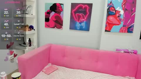 Snapshot of lilybrilly chatting on 09/21/25, 06:04 Lily online show from 09/21/25, 06:04