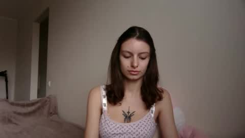 Snapshot of lilycandy_ chatting on 11/11/25, 09:42 lilycandy_ online show from 11/11/25, 09:42