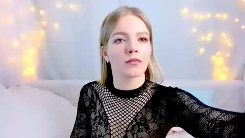 lilydavisss online show from 02/11/26, 03:00