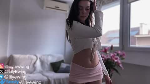 Snapshot of lilyewing_ chatting on 05/04/26, 03:30 Lily online show from 05/04/26, 03:30