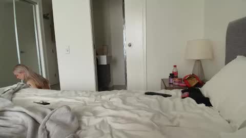 Snapshot of lilyflex chatting on 04/28/26, 01:04 lilyflex online show from 04/28/26, 01:04