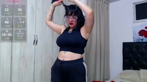 lilyfox23 online show from 04/21/26, 12:44