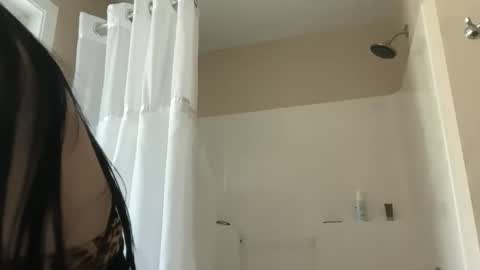 Snapshot of lilygracexoxo chatting on 05/20/26, 12:06 Lily Grace online show from 05/20/26, 12:06