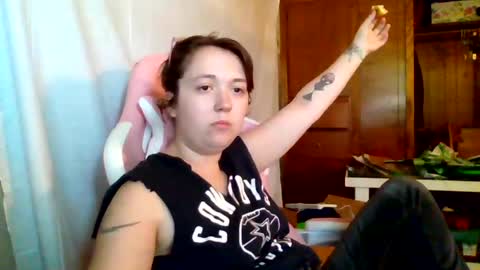 Snapshot of lilylovegood04 chatting on 07/29/26, 07:23 lily online show from 07/29/26, 07:23