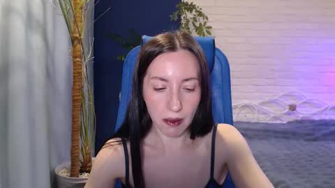 Lily online show from 09/29/25, 03:22