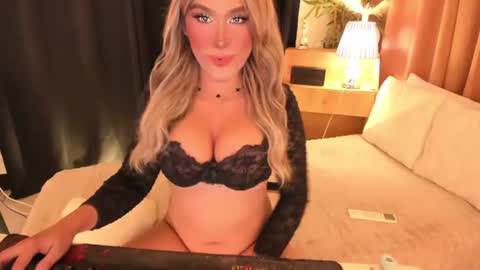 Snapshot of lilymonstercock chatting on 07/03/26, 01:23 IM YOUR TRUE GODESS Lilymonstercock online show from 07/03/26, 01:23