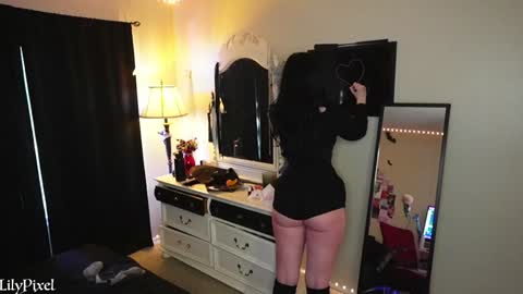 Liliana Marie Pixelate online show from 01/30/25, 11:55