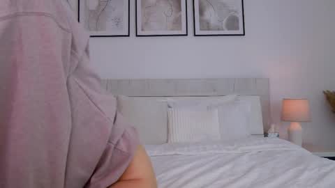 Lily online show from 02/10/25, 09:14