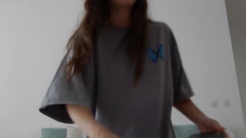 Lily online show from 10/17/25, 08:39