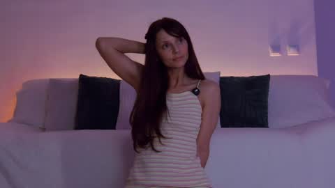 Lily online show from 03/19/26, 07:18