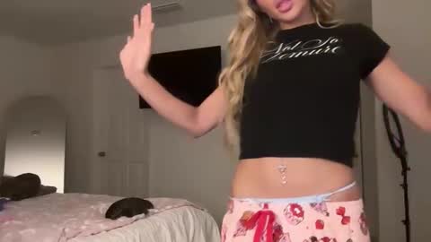 lilysummers21208 online show from 01/17/26, 11:41